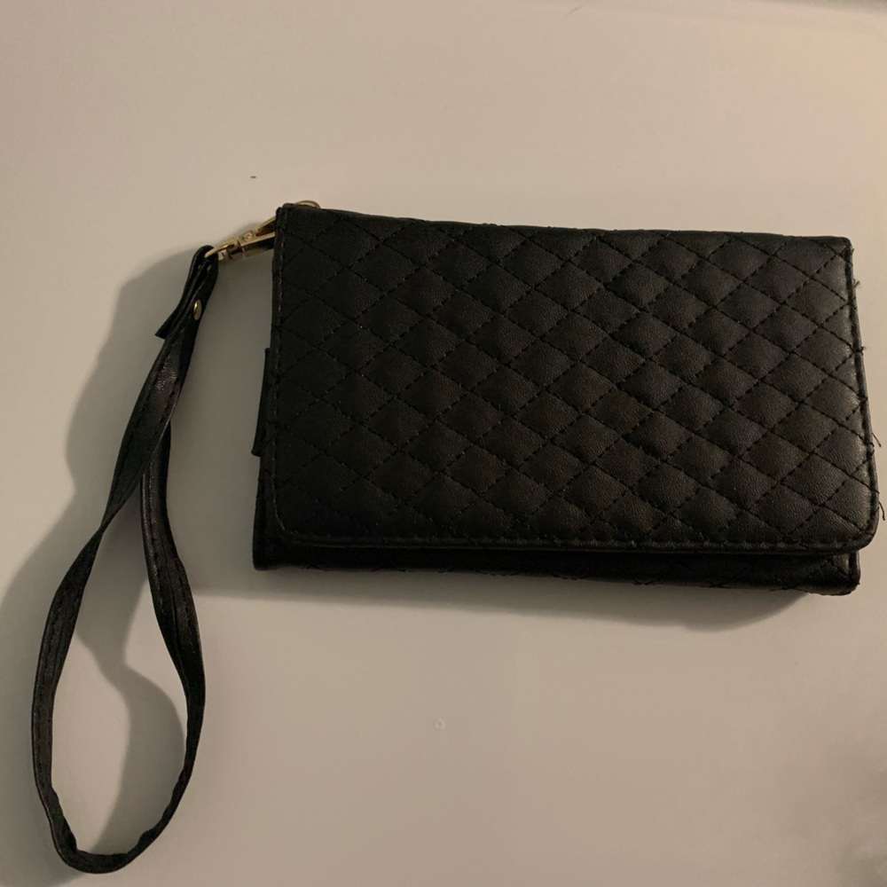 Black wristlet wallet